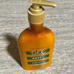 Bath & Body Works Bee 🐝 Happy Hand Lotion with Honey Butter & Vanilla Snowflake